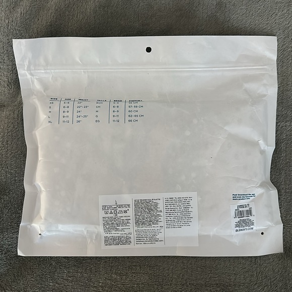 Girls Old Navy Hipsters Underwear - pack of 7 purple/ pink Ages 9-11 - Picture 2 of 4